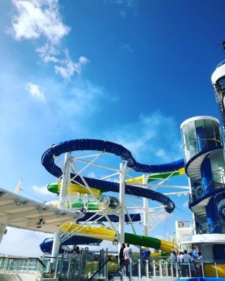 Водные горки и водные развлечения