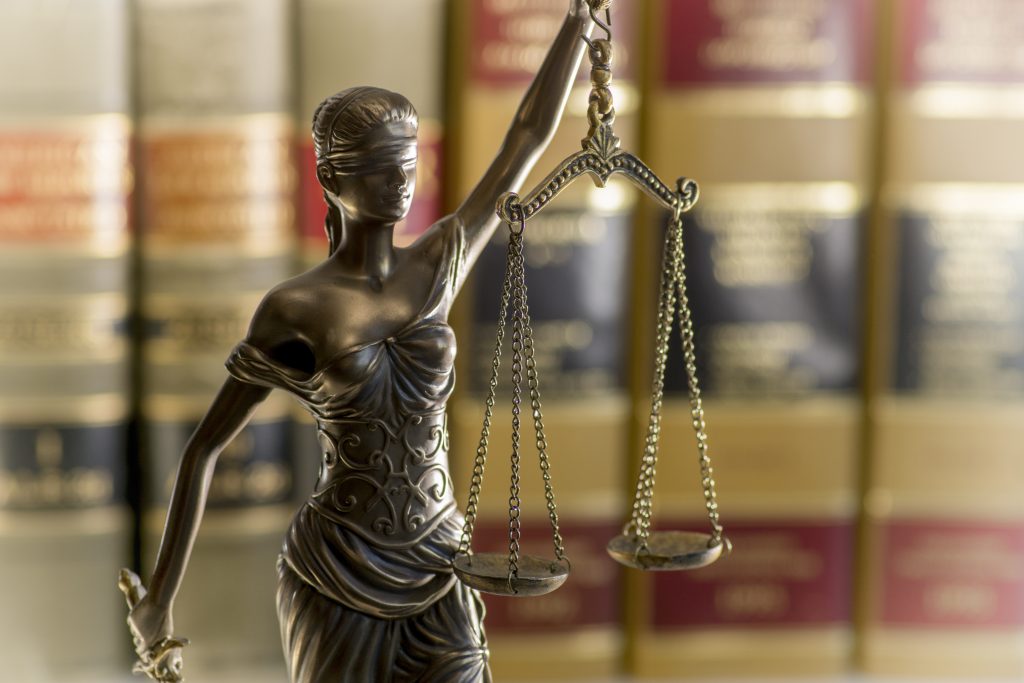 Конкуренция за юридические фирмы на онлайн-рынке может быть жесткой