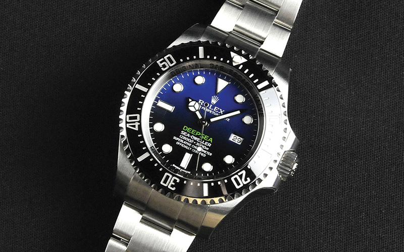 Современные Дни   Rolex   остановил производство Sea-Dweller 4000, чтобы заменить его на часы с еще большей водостойкостью: Deepsea Sea-Dweller, рассчитанный на 12 000 футов или 3 900 м